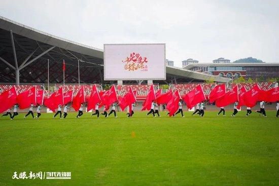 预告片结尾，身穿戏曲服饰的田雨现身，面带笑意一句“细节决定成败”，更加吊人胃口，在这场扑朔迷离的“火锅鸿门宴”里，谁是“螳螂”，谁是“蝉”，哪位又是“黄雀”？只待电影赶紧定档，好戏快点开场